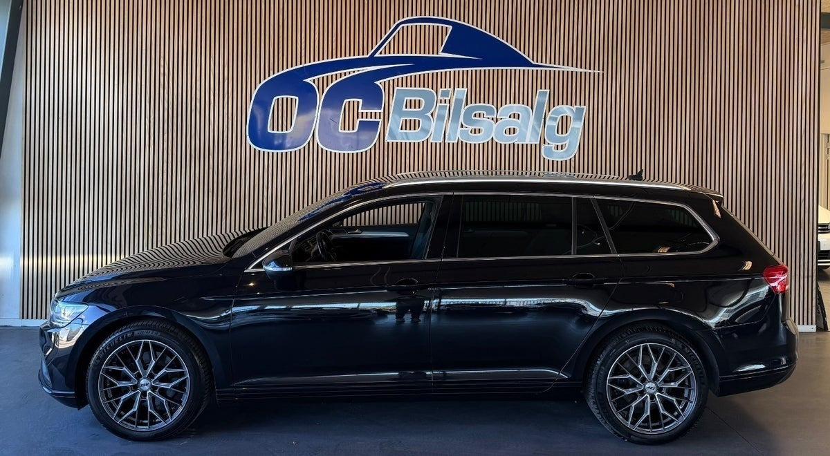 Sort VW Passat fra 2020