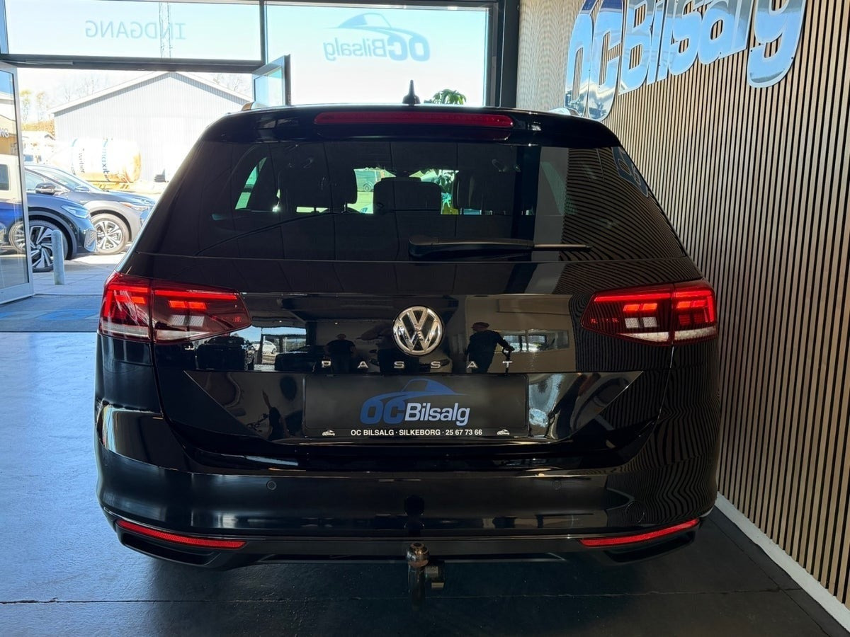 Sort VW Passat fra 2020