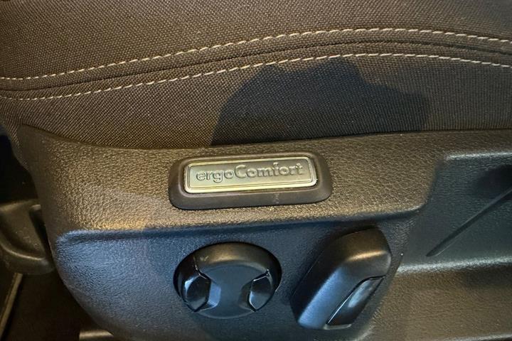 Sort VW Passat fra 2020