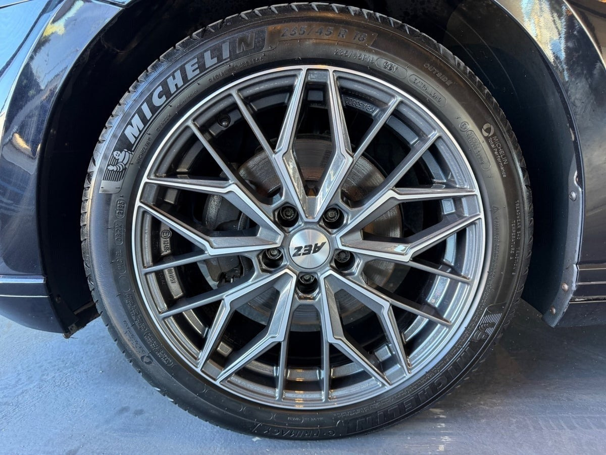 Sort VW Passat fra 2020