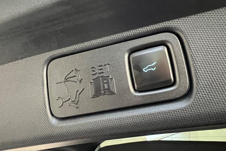 Rød Ford Mustang Mach-E fra 2023