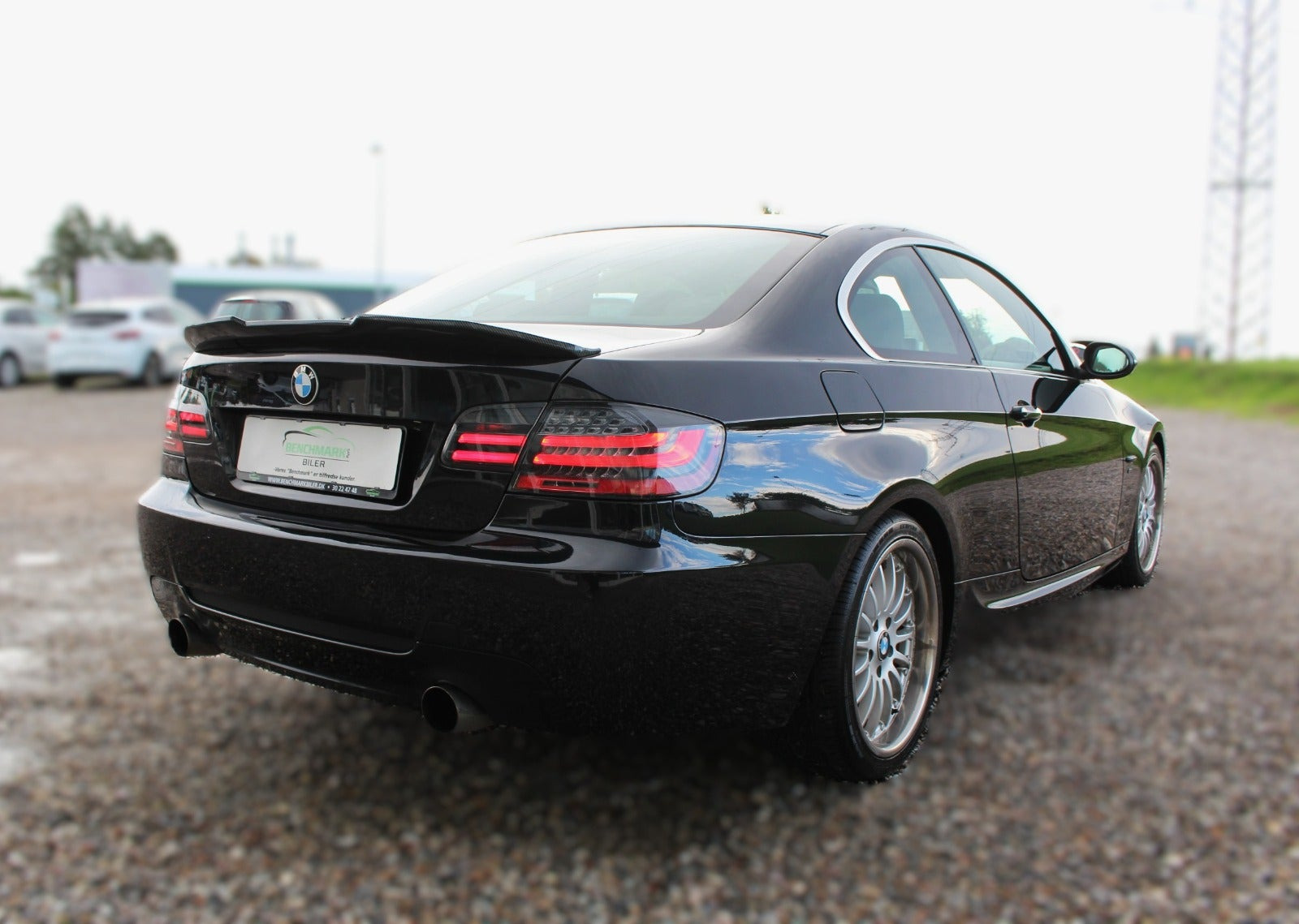 Sort BMW 335i fra 2010