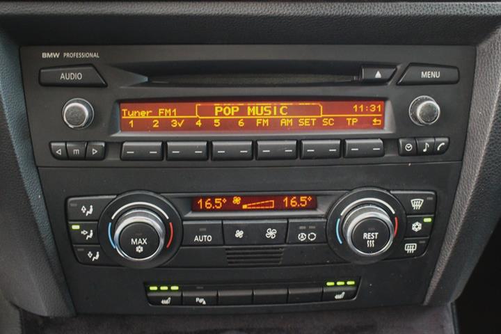 Sort BMW 335i fra 2010