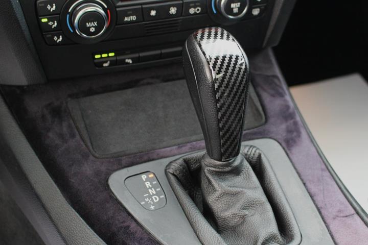 Sort BMW 335i fra 2010