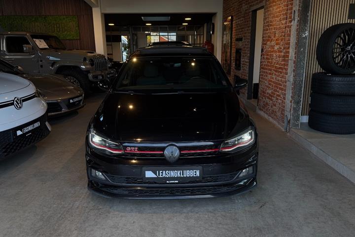 Rød VW Polo fra 2020