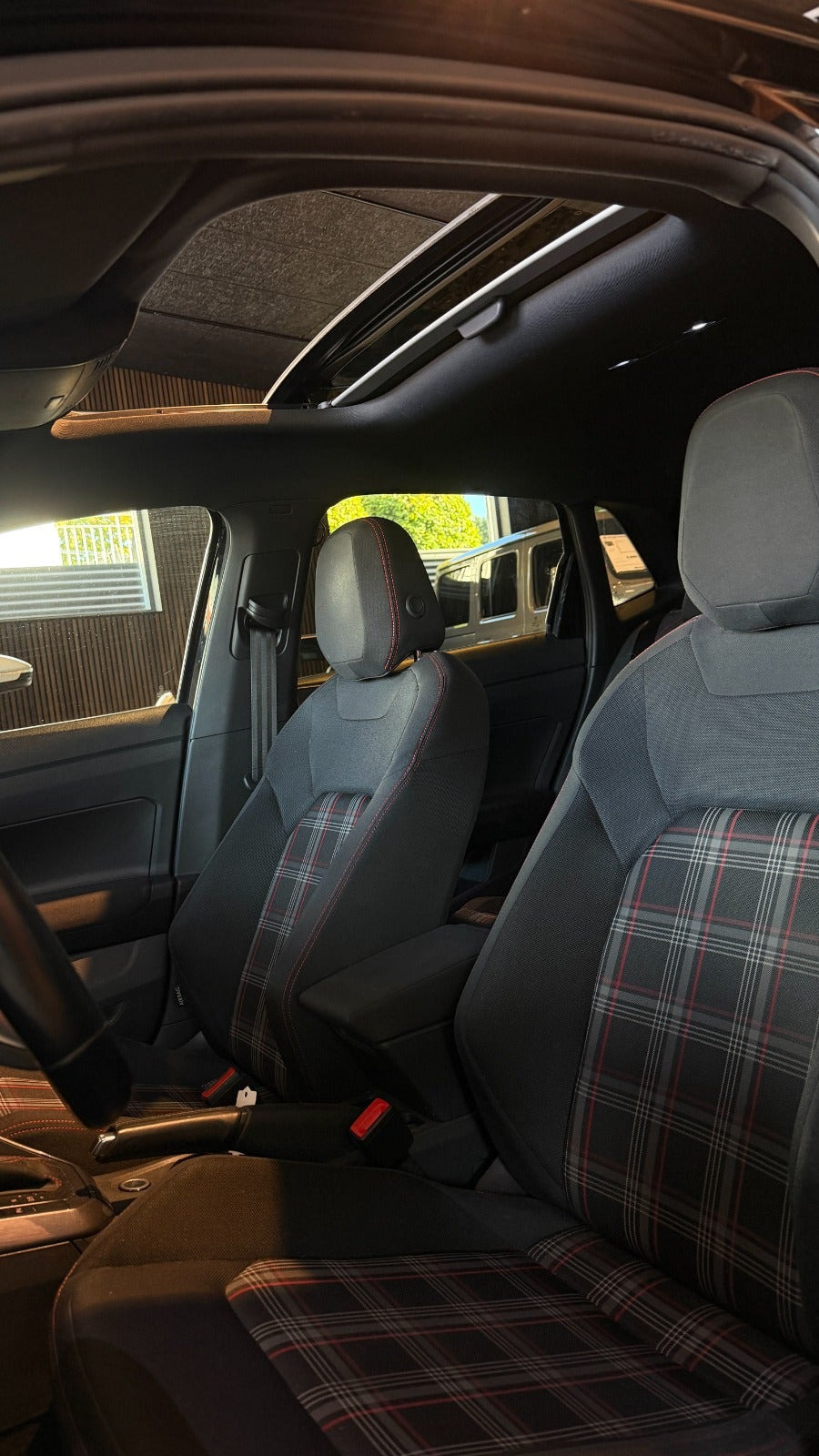 Rød VW Polo fra 2020