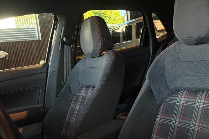 Rød VW Polo fra 2020