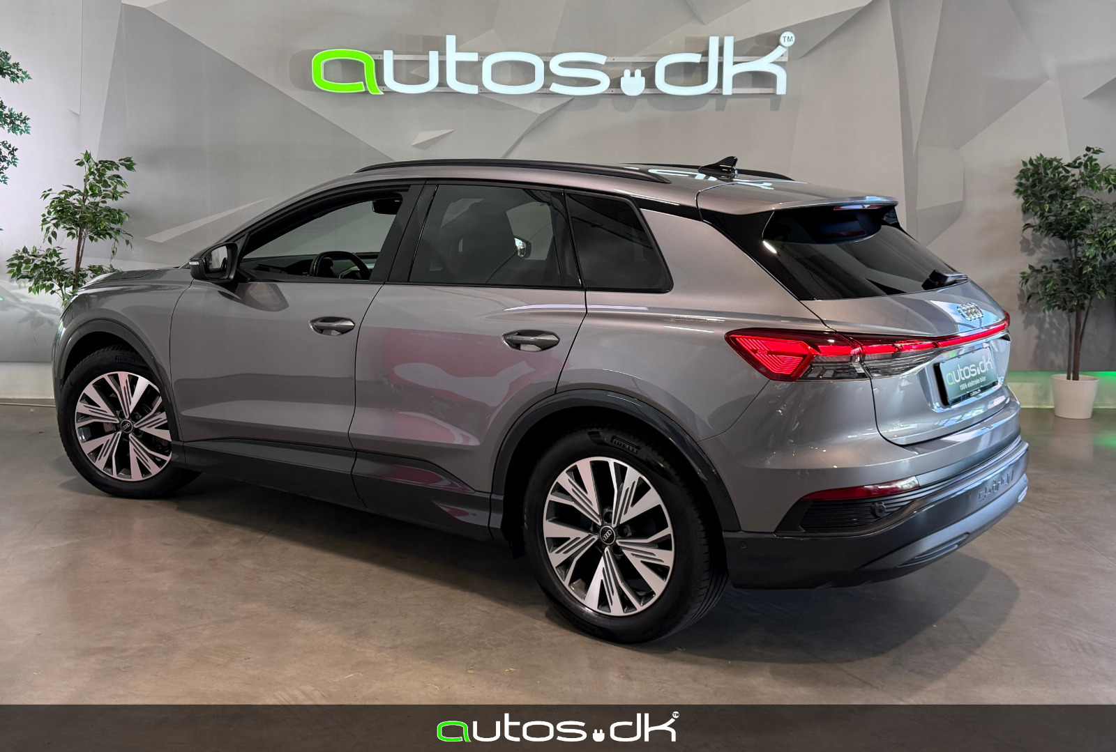 Grå Audi Q4 e-tron fra 2023