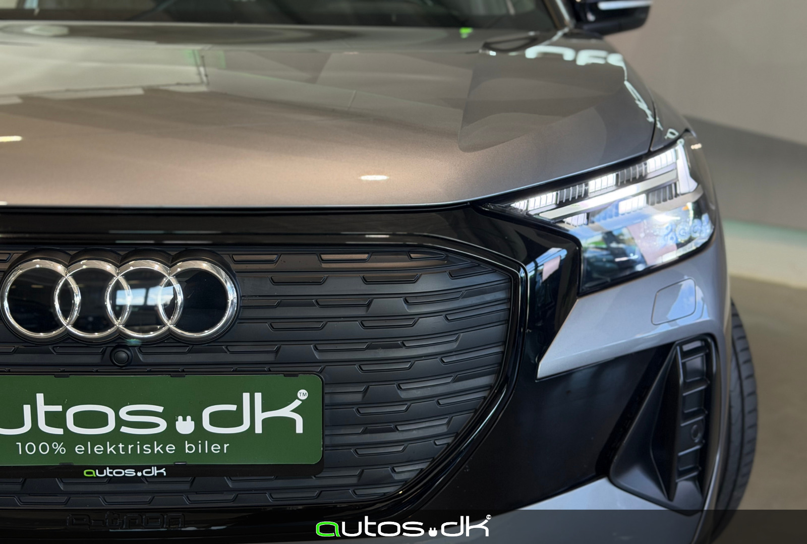 Grå Audi Q4 e-tron fra 2023