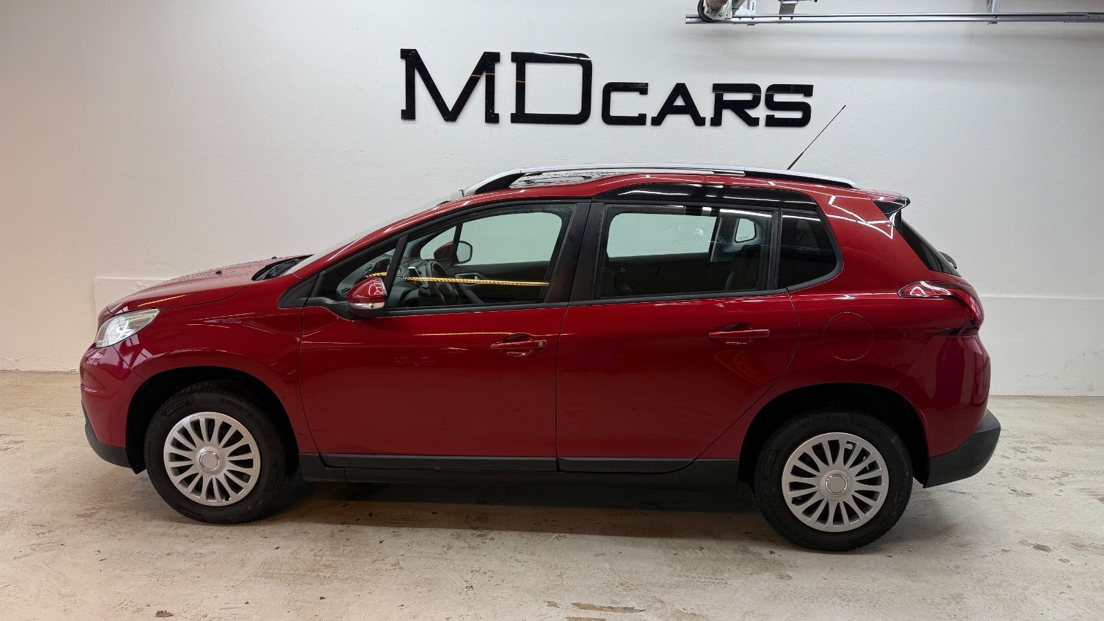 Rød Peugeot 2008 fra 2019