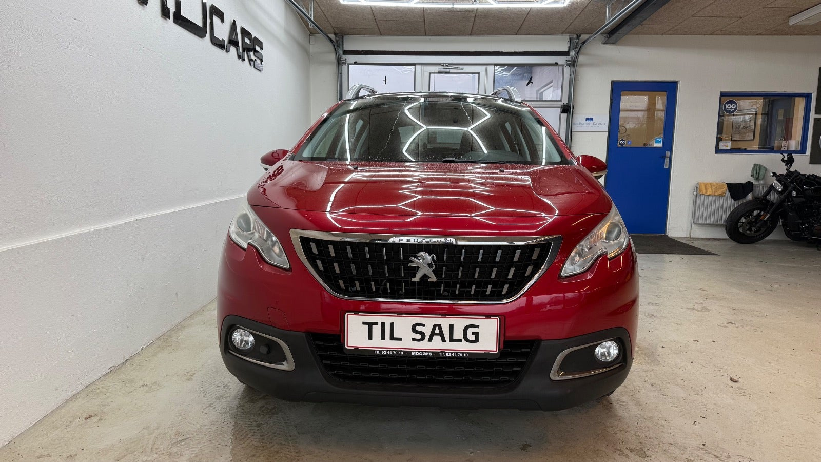 Rød Peugeot 2008 fra 2019