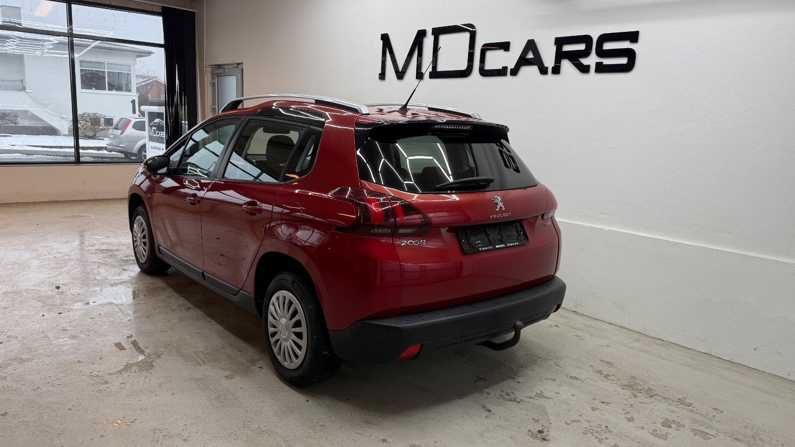Rød Peugeot 2008 fra 2019