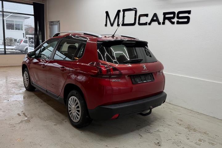 Rød Peugeot 2008 fra 2019