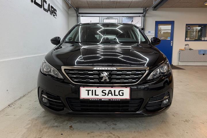 Sort Peugeot 308 fra 2020