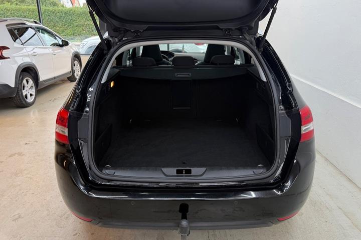 Sort Peugeot 308 fra 2020