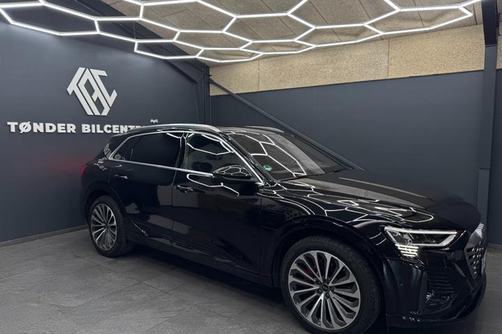 Sort Audi Q8 e-tron fra 2024