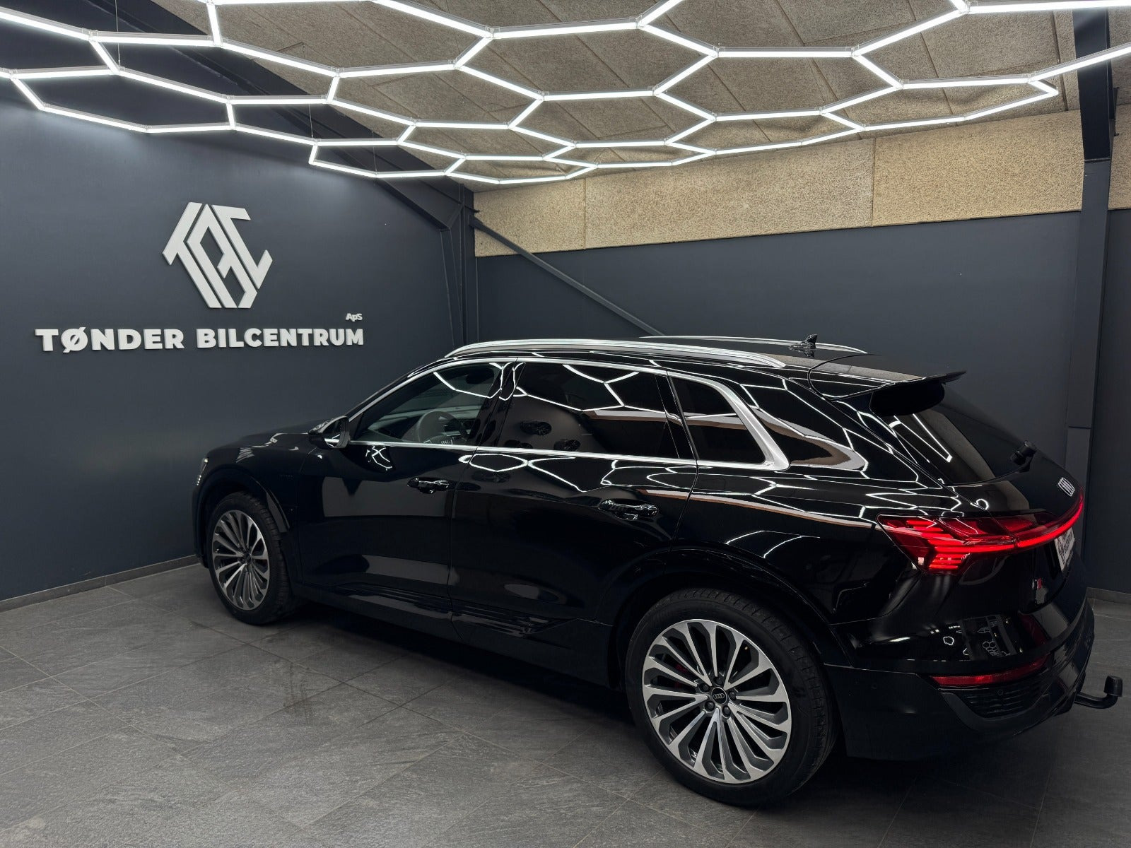 Sort Audi Q8 e-tron fra 2024