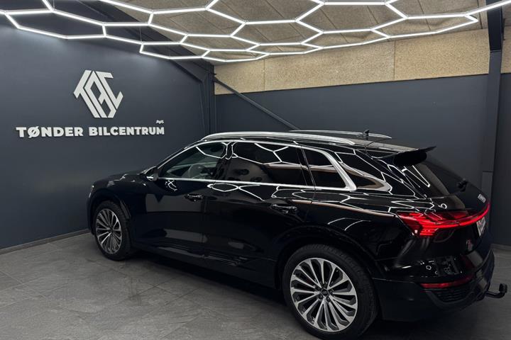 Sort Audi Q8 e-tron fra 2024