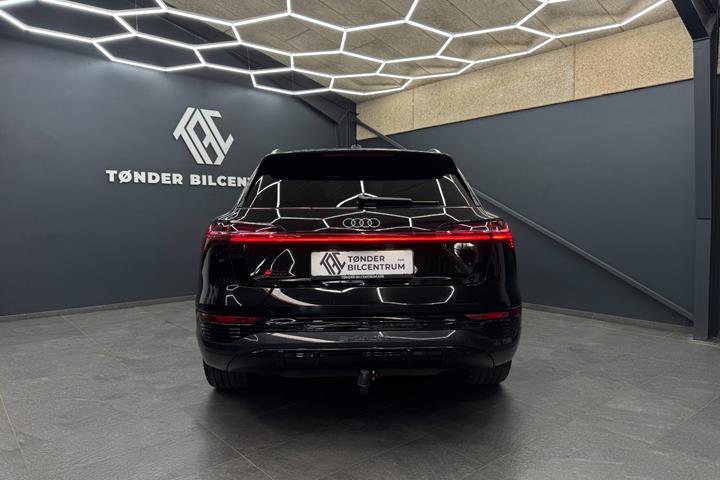 Sort Audi Q8 e-tron fra 2024
