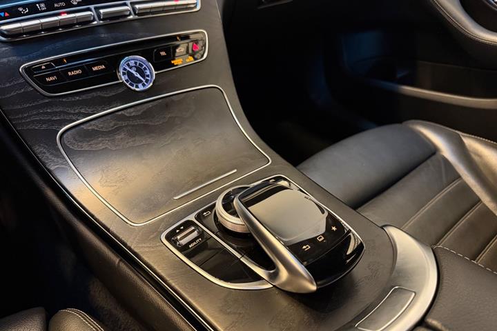 Sort Mercedes C250 fra 2015