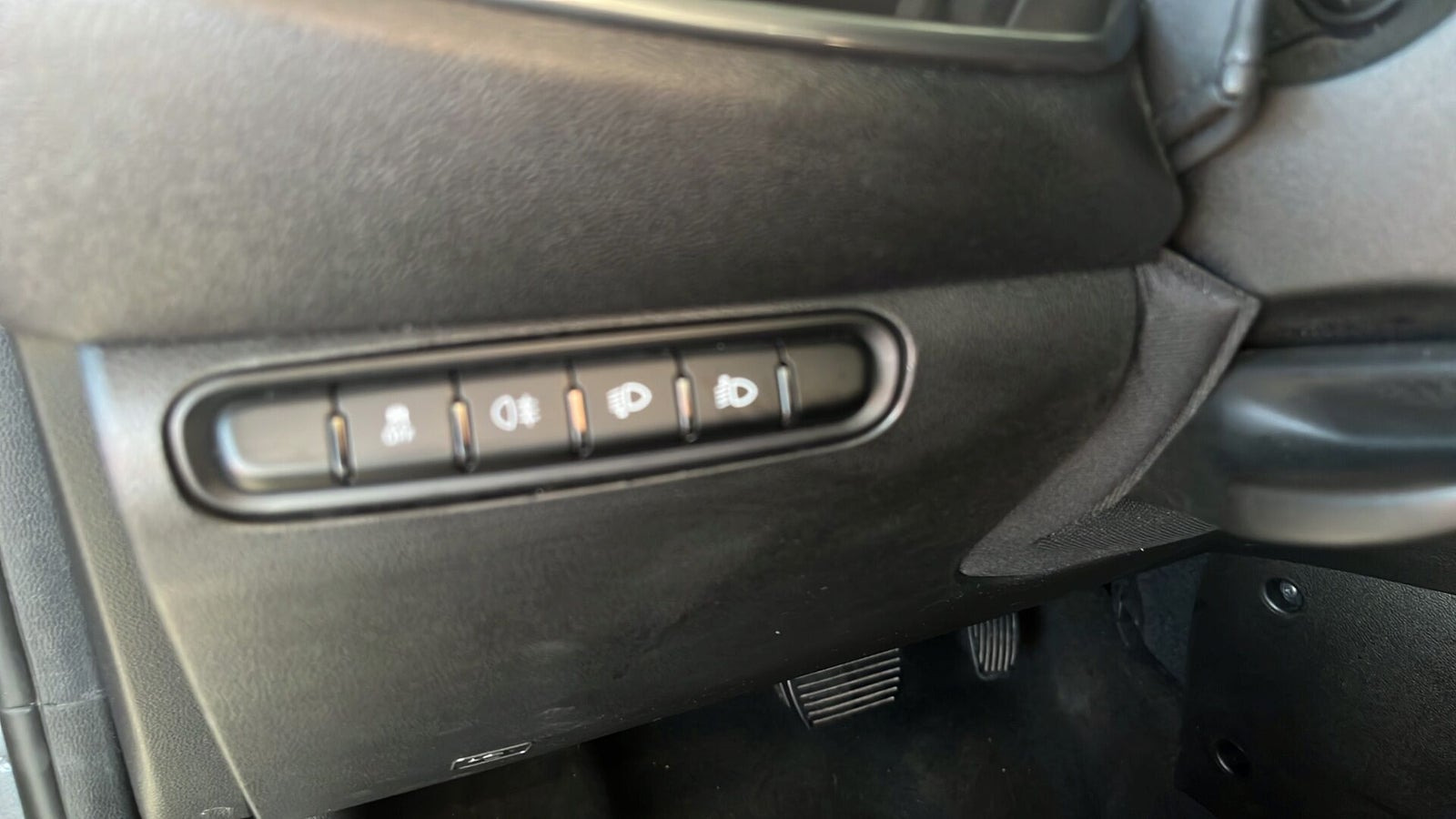Grå Fiat 500e fra 2023