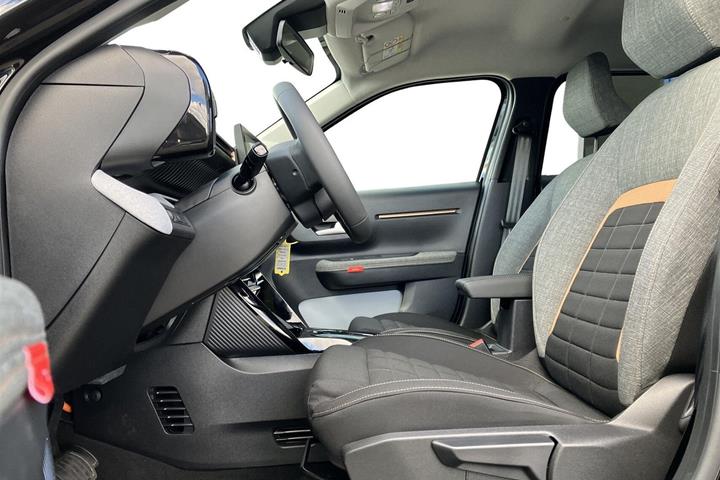 Sort Citroën e-C3 Aircross fra 2026