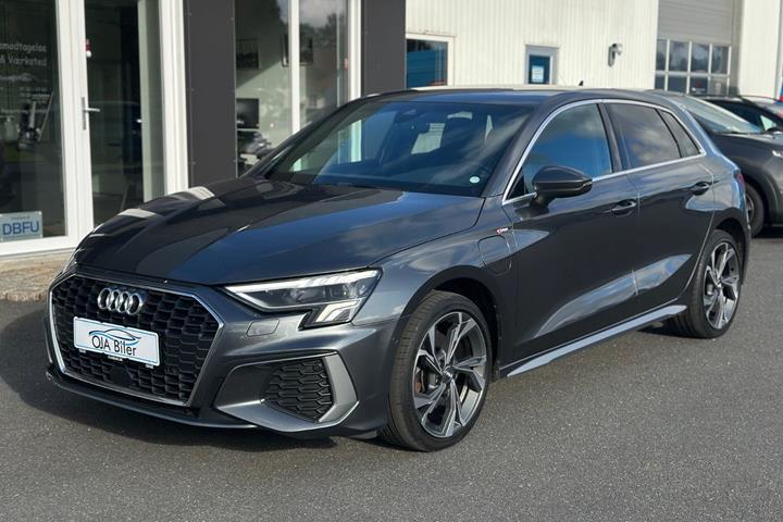Grå Audi A3 fra 2020
