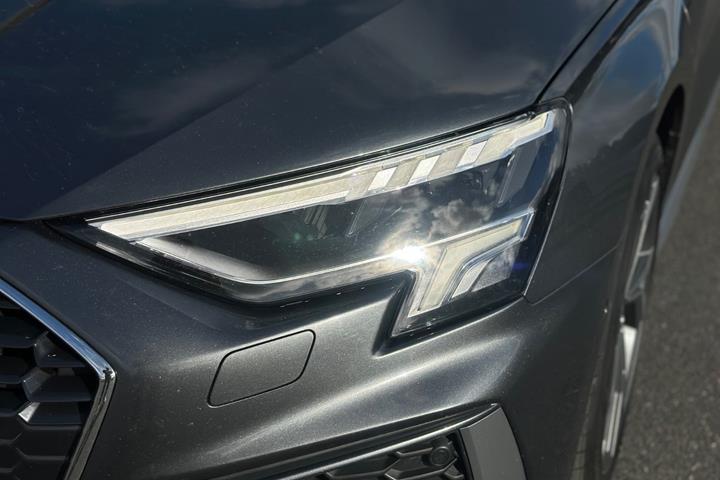 Grå Audi A3 fra 2020