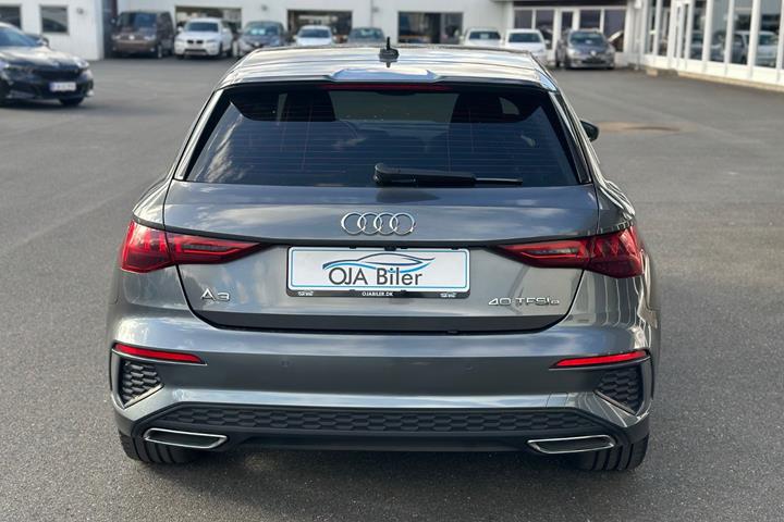 Grå Audi A3 fra 2020