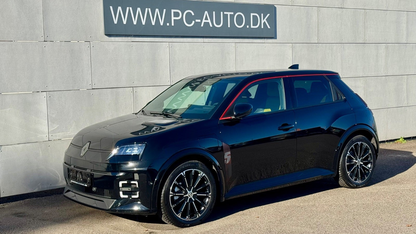 Renault 5 E-Tech 52 Iconic