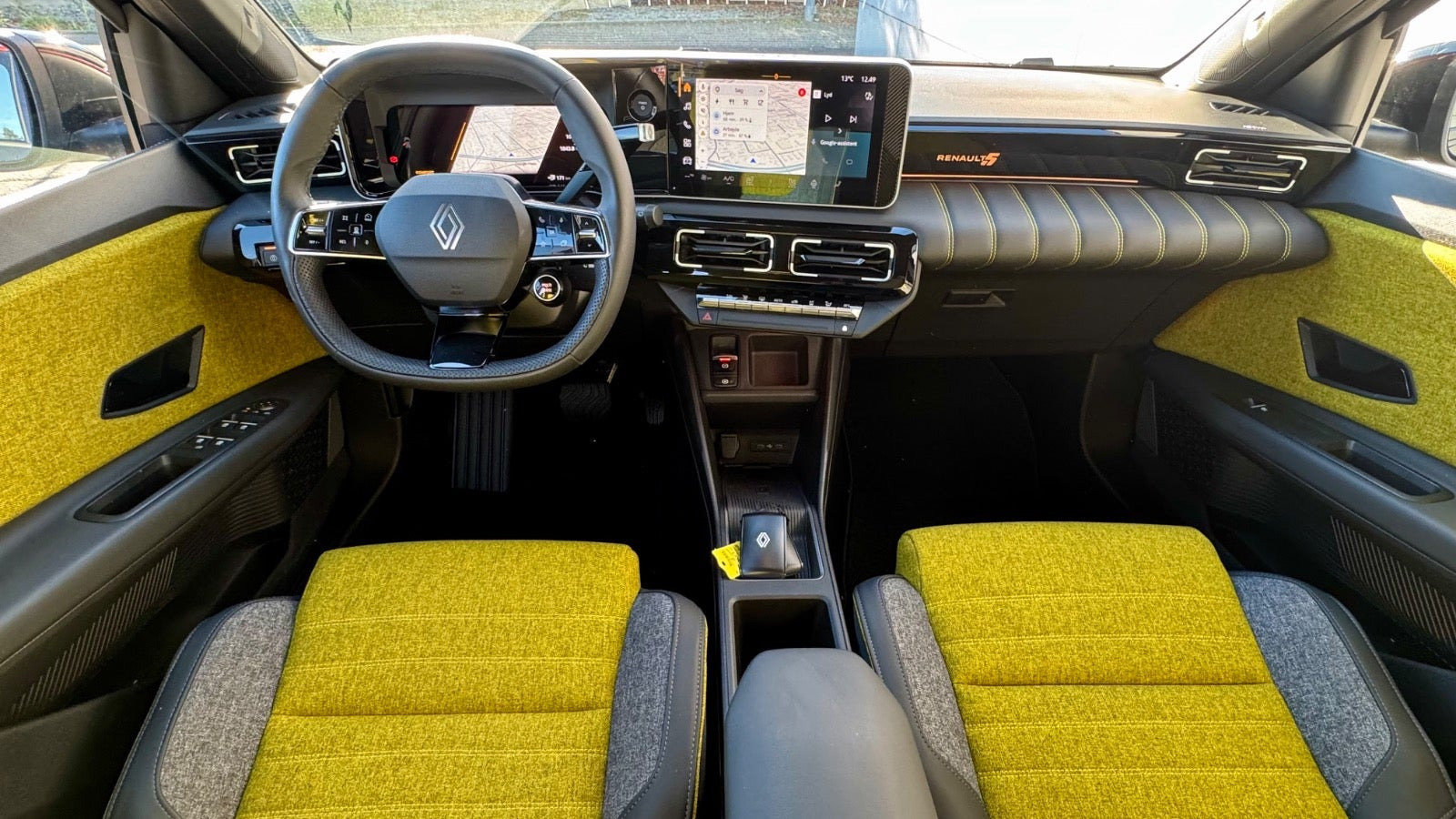Sort Renault 5 E-Tech fra 2026