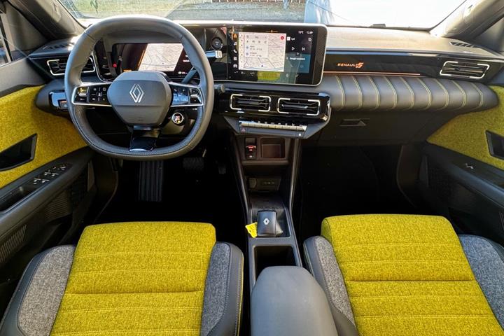 Sort Renault 5 E-Tech fra 2026