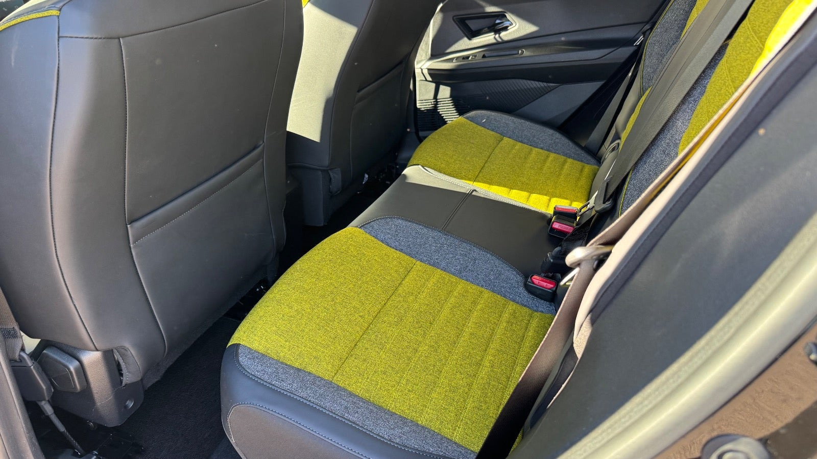 Sort Renault 5 E-Tech fra 2026
