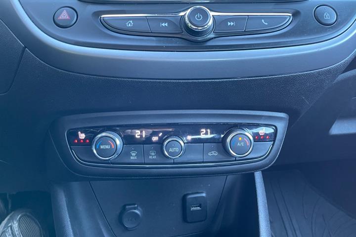 Sort Opel Crossland X fra 2020