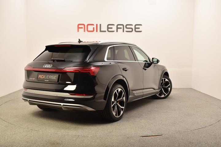 Sort Audi e-tron S fra 2021