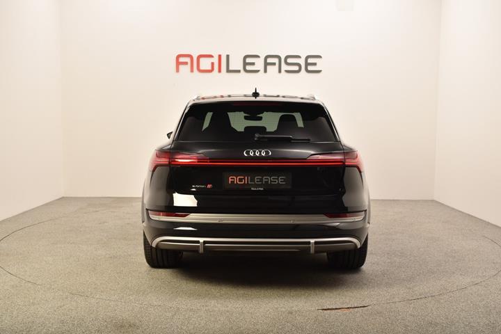 Sort Audi e-tron S fra 2021