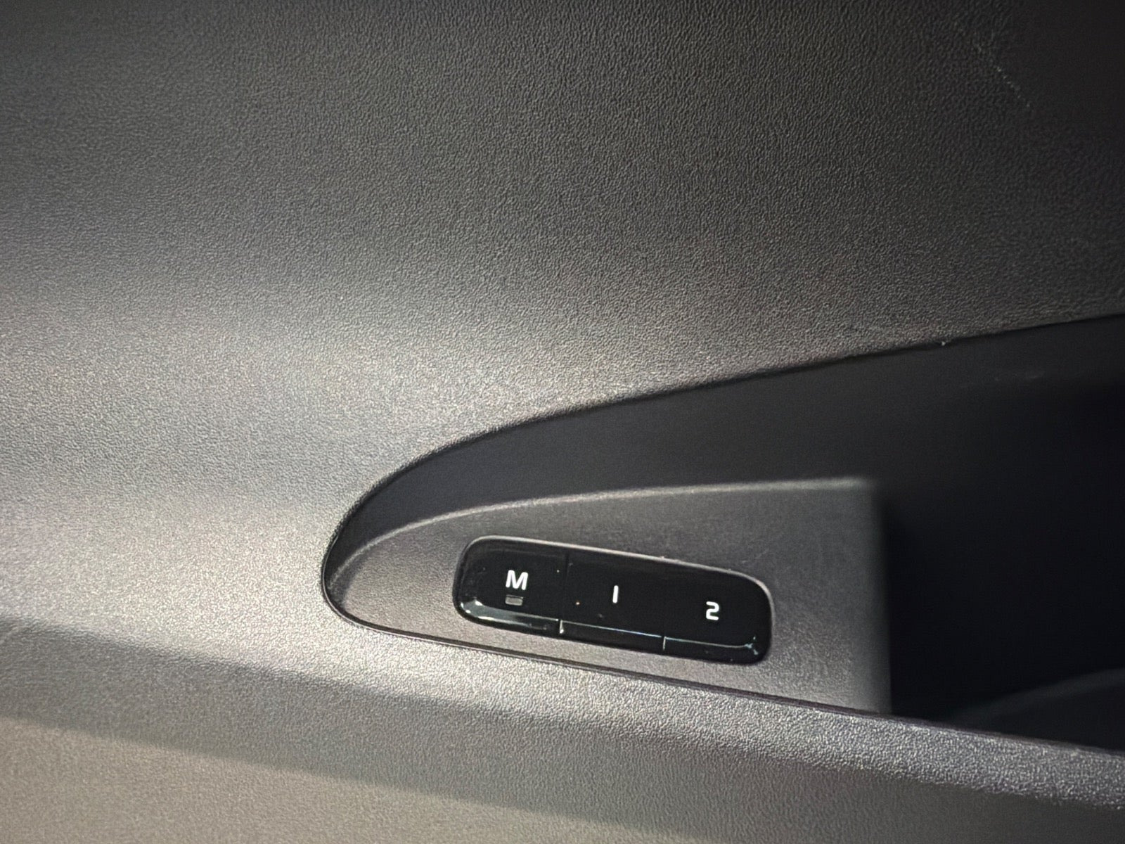 Grå Polestar 2 fra 2023