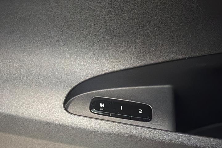 Grå Polestar 2 fra 2023
