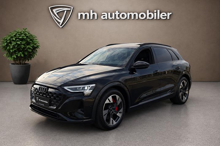 Sort Audi Q8 e-tron fra 2024
