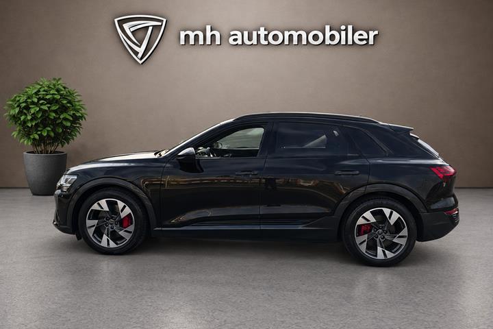 Sort Audi Q8 e-tron fra 2024