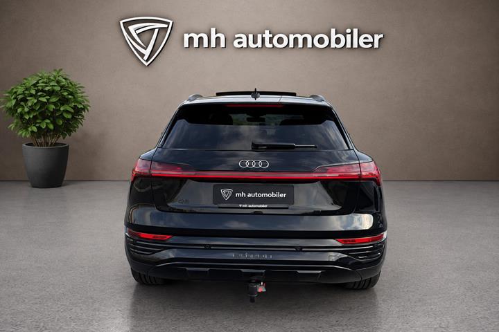 Sort Audi Q8 e-tron fra 2024
