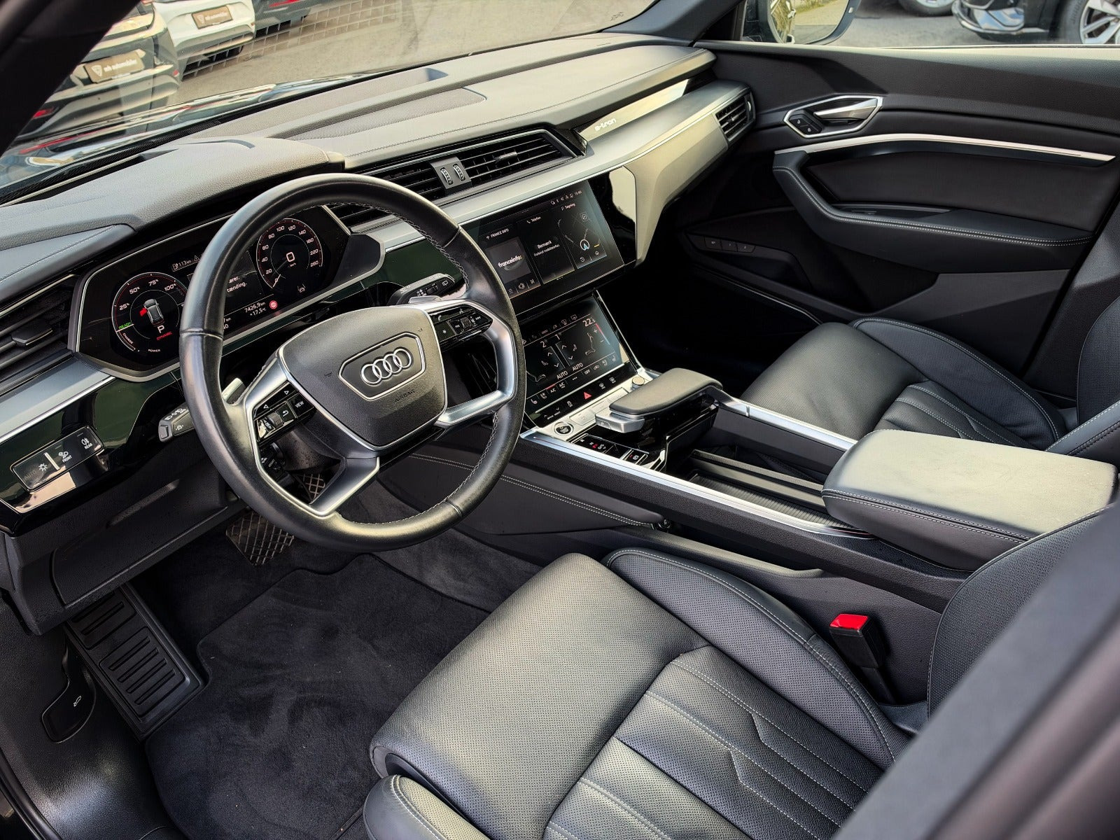 Sort Audi Q8 e-tron fra 2024
