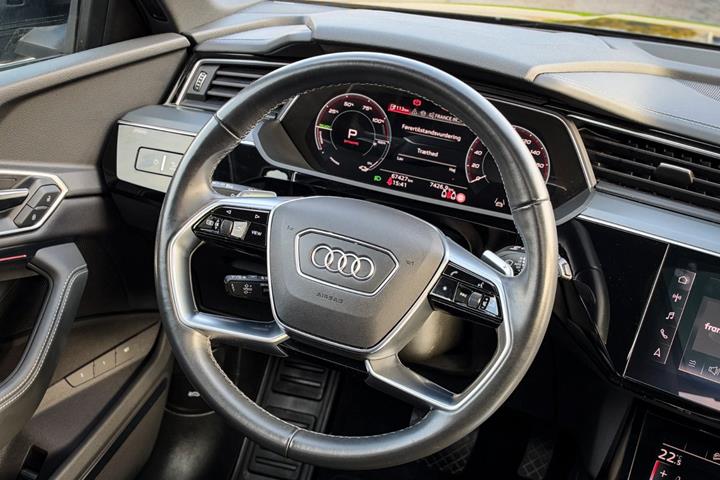 Sort Audi Q8 e-tron fra 2024