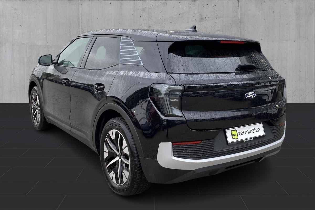 Sort Ford Explorer fra 2025