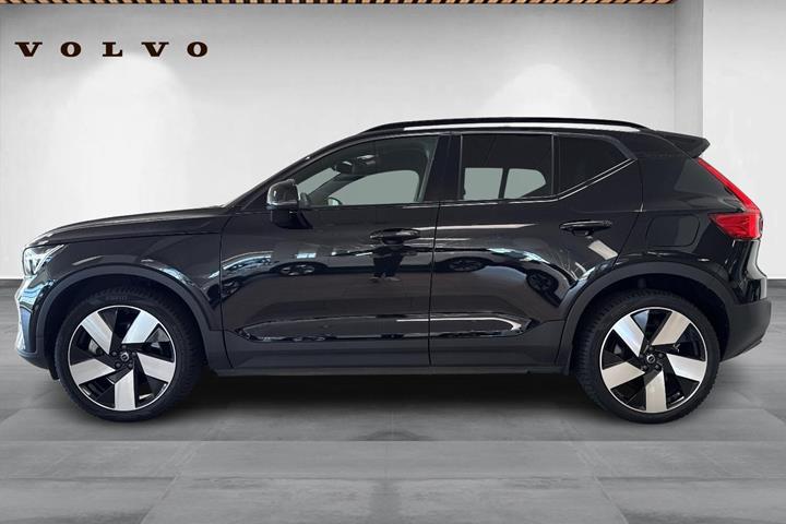 Sort Volvo XC40 fra 2024