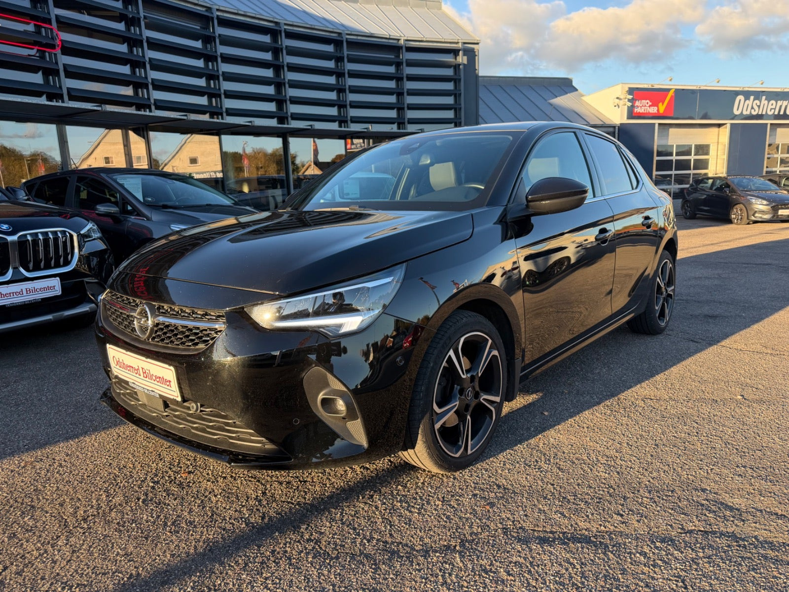 Sort Opel Corsa fra 2022