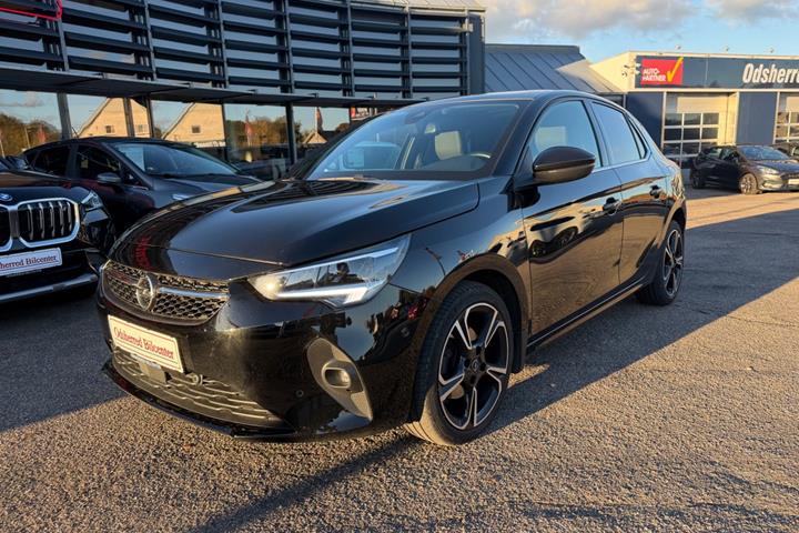 Sort Opel Corsa fra 2022