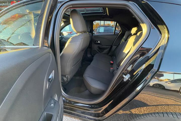 Sort Opel Corsa fra 2022