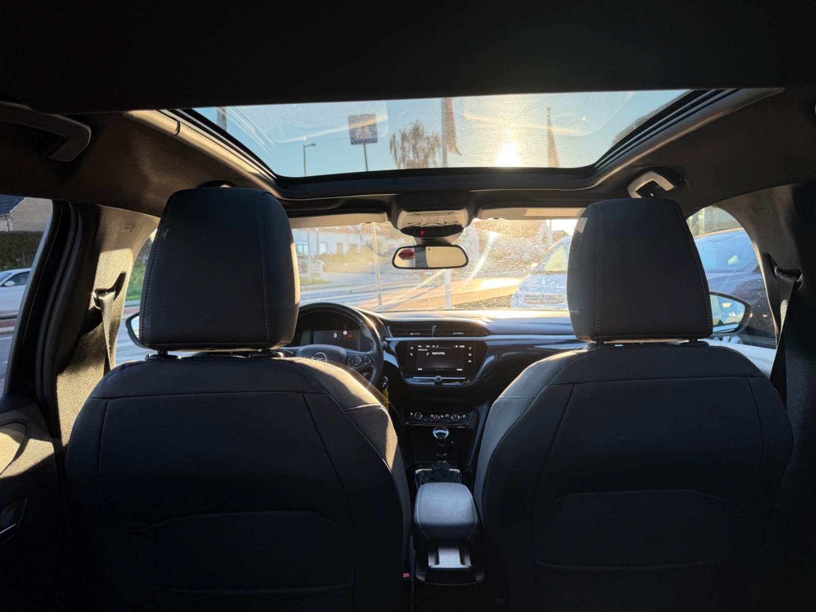 Sort Opel Corsa fra 2022
