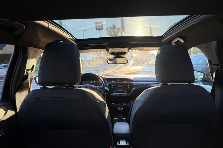 Sort Opel Corsa fra 2022